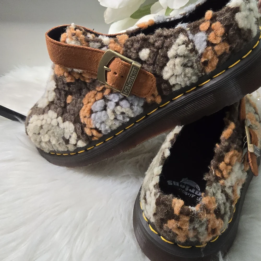 Dr. Martens Isham Crochet Wool Suede Mules men's Shoes Size11 New